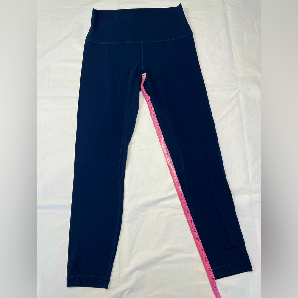 Lululemon navy blue Align 25” leggings - sz 6
